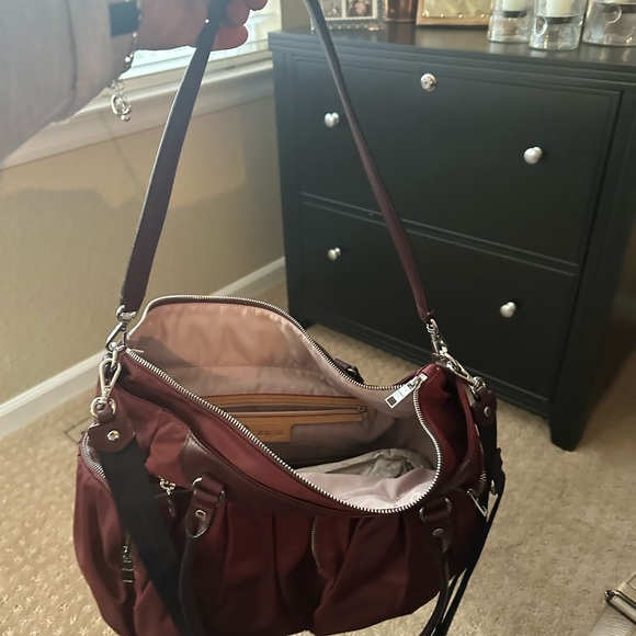 MZ Wallace great size tote with lots of pockets and 3 different straps - Picture 7 of 9